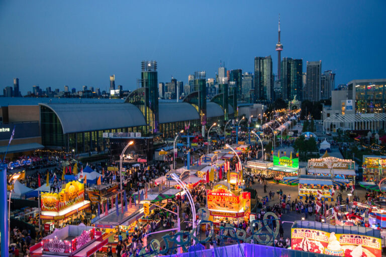 Hội chợ thường niên lớn nhất Canada chính thức quay trở lại: Bỏ túi ngay 12 điều cần làm tại CNE năm nay