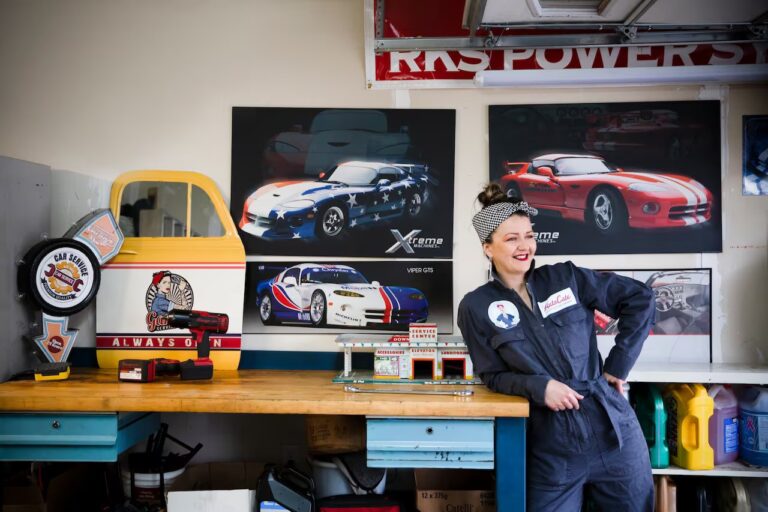Một người phụ nữ Ontario tạo ra một nền tảng mới hỗ trợ phụ nữ trong việc sửa xe