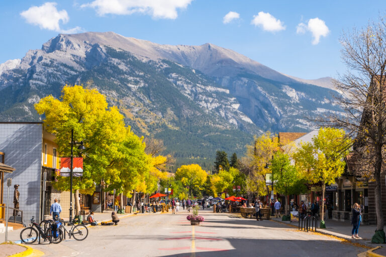 10 thành phố hàng đầu để nghỉ hưu ở Canada