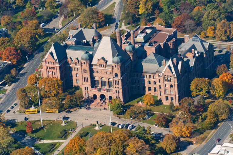 Những luật và quy định mới sẽ có hiệu lực tại Ontario vào tháng tới