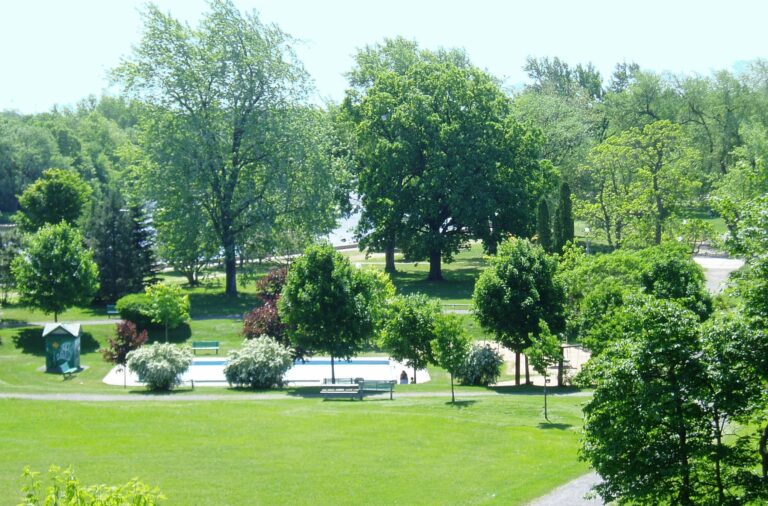 Những Nơi Tốt Nhất Để Sống Ở Canada: Các Khu Vực Lý Tưởng Dành Cho Người Mỹ Muốn Di Cư