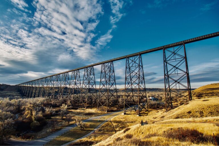 Cầu High Level ở Alberta: Kỳ quan khổng lồ vươn mình trên Lethbridge